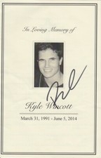 Robbie Amell authentic signed