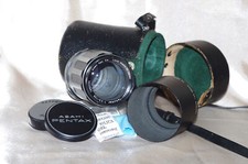 Objectif M42 135mm f3,5 SUPER TAKUMAR, bouchons, pare-soleil, étui d'origine TBE