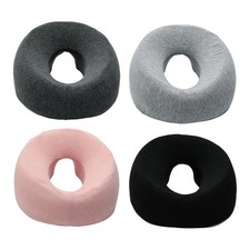 Oreiller face contre table de