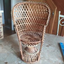 Ancien petit fauteuil style emmanuelle en osier de poupée vintage jouet ancien