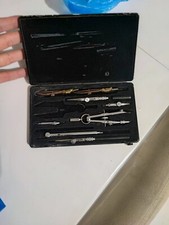 Jolie ANCIENNE BOITE COMPAS