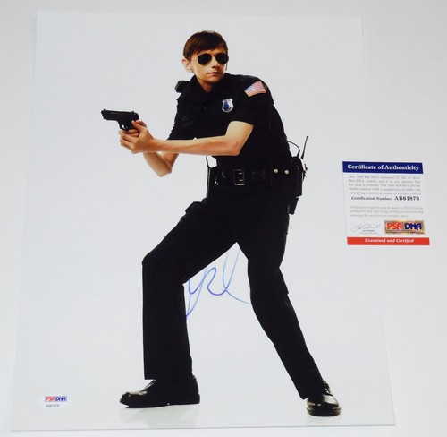 Qualls autographed 11x14 - autographed,