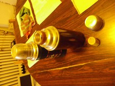 vintage 2 X bouteilles thermo verre , aluminisé, manque bouchon liège