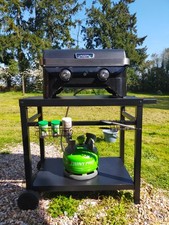 Barbecue CAMPINGAZ Grill & Plancha modèle Attitude 2100 LX  et sa desserte