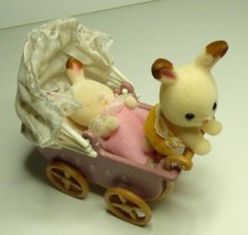 Sylvanian Families lapins chocolats jumeaux et leur landau