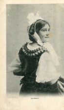 Carte Le DIAIRI Jeune femme en costume du Doubs
