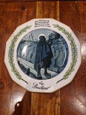 Rare Assiette En Porcelaine