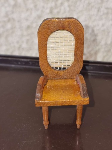 Chaise bois pour vitrine - chaise,