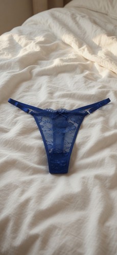 String bleu dentelle avec - bleu,