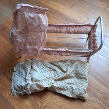Lit baldaquin en fer vintage pour poupée