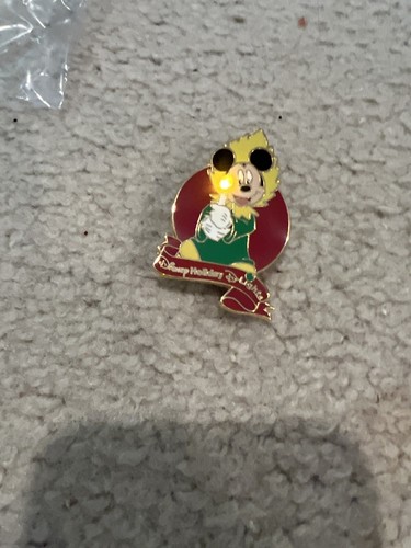 Disney pin holiday lights - disney,
