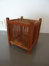 Ancienne Cage a Grillons  en bois exotique Asie Art Populaire