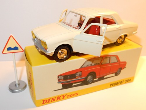 Dinky toys atlas peugeot 304 - b,