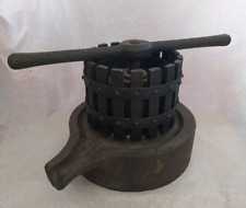 PRESSOIR à FRUITS  en bois et