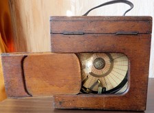 Ancien constateur à pigeons en bois Toulet Excelsior