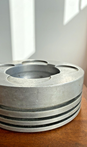 Grand cendrier piston - piston, en