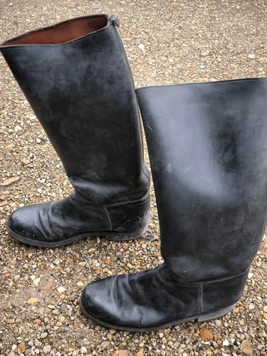 Bottes cuir noir la - à,