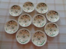 10 COUPES, ASSIETTES CREUSES, EN FAÏENCE DE GIEN, MODÈLE OISEAUX DE PARADIS