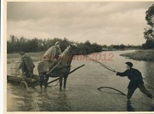Photo, radio de la N.E.A.33, Wyssokoje, prise d'eau dans la salle Reka..., 19...