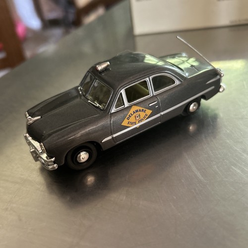 White rose ford 1950 police - white,