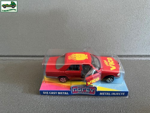 Ancienne voiture miniature - ancienne,