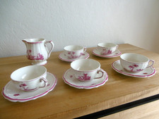 CINQ TASSES A THE SOUCOUPES ET CREMIER FAIENCE GIEN DECOR PAYSAGES ROSES.