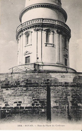 Cpa royan base - du, phare