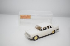 C13 1:43 MINIALUXE PEUGEOT 404