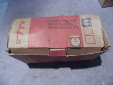 HACHOIR / MACHINE MANUEL A VIANDE et  BISCUIT DE NOEL SPRITZ - ALFA  n°10