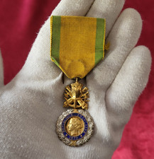MEDAILLE MILITAIRE FRANCE IIIEME REP -VALEUR & DISCIPLINE- ORDRES DECORATIONS