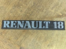 RENAULT 18 ancien badge sigle emblème logo insigne monogramme coffre plastique