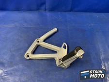 Platine repose pied passager gauche YAMAHA FZS 600 Fazer de 2002 à 2003.