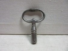 Grosse Clé Remontoir