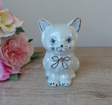 Chat en porcelaine blanc