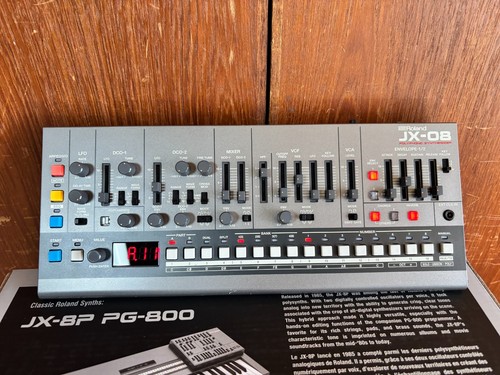 Roland boutique series - jx-08,
