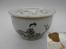 BOITE A GRILLON EN PORCELAINE DE CHINE CANTON XIX ème CACHET / SEAU & SIGNÉE