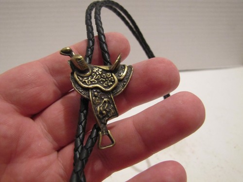 VINTAGE WESTERN SADDLE BOLO
