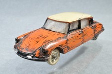 BK362 Dinky Toys France #24C Citroën DS 19 R/-
