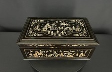 Boîte chinoise en bois noirci incrustée d’os sculpté – XIXe siècle