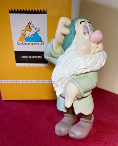 Figurine nain dormeur disney - nain,