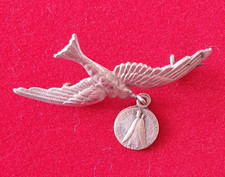 BROCHE VINTAGE - HIRONDELLE RELIGIEUX NOTRE DAME SUR VIRE