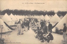 CPA 51 LA VIE AU CAMP / UNE REVUE DE PIEDS