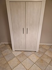 Lit Enfant + Armoire + Table