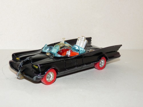 Corgi toys batmobile 267 - corgi,