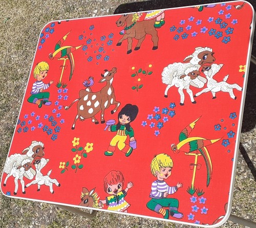 2472 une table pour enfant - 2472, :