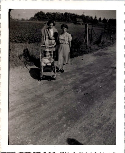 Vintage 1950s black - &, white