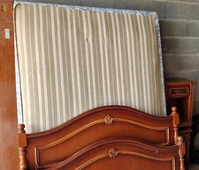 Cadre de lit + table de chevet style ancien + sommier à ressort