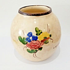 Vase  décor fleuris J