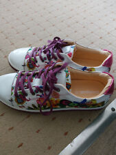 tennis marque desigual pointure 38 excellent état motif floral