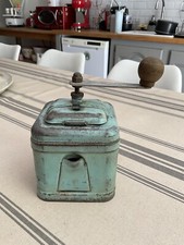 ANCIEN MOULIN A CAFE en métal